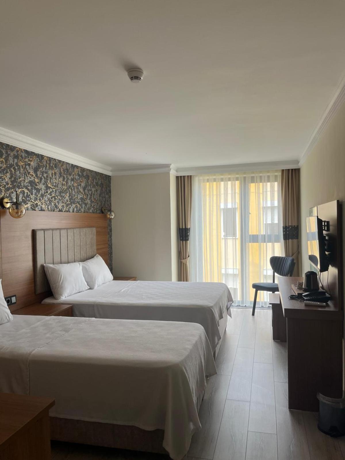 Golden Lux Otel 3*